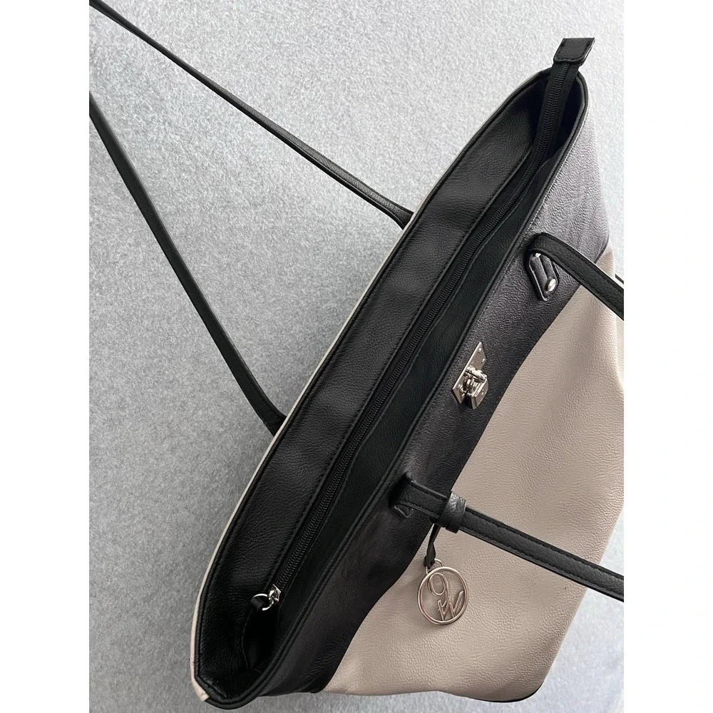 Nine West Handbag PreOwned Condition Black/Beige Padlock Design‎ Faux Leather